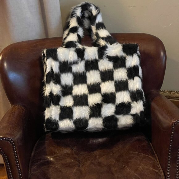 ⭐️HOST PICK⭐️MacKenzie Childs Totally Mod Fab Fur Check Tote! -NEW - Picture 12 of 16